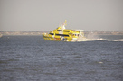 Gelbe Fähre Fast Cat auf ruhiger See KOSTENLOSES Stock-Photo-Bild, ferry, gelb, fast cat