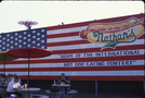 Essen beim Coney Island Hot Dog Wettkampf KOSTENLOSES Stock-Photo-Bild, coney island,  amerikanische flagge,  hot dog wettbewerb