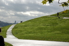Winding Pathway in Seattle Park with Person and Dog KOSTENLOSES Stock-Photo-Bild, hund,  park,  gehen