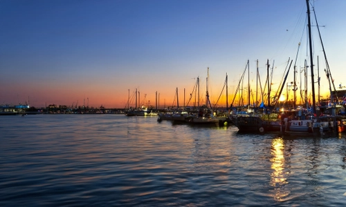 Ruhiger Sonnenuntergangshafen KOSTENLOSES Stock-Photo-Bild, Hafen,  Sonnenuntergang,  Boote