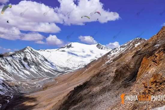 Tourist enjoy paragliding at Ladakh India